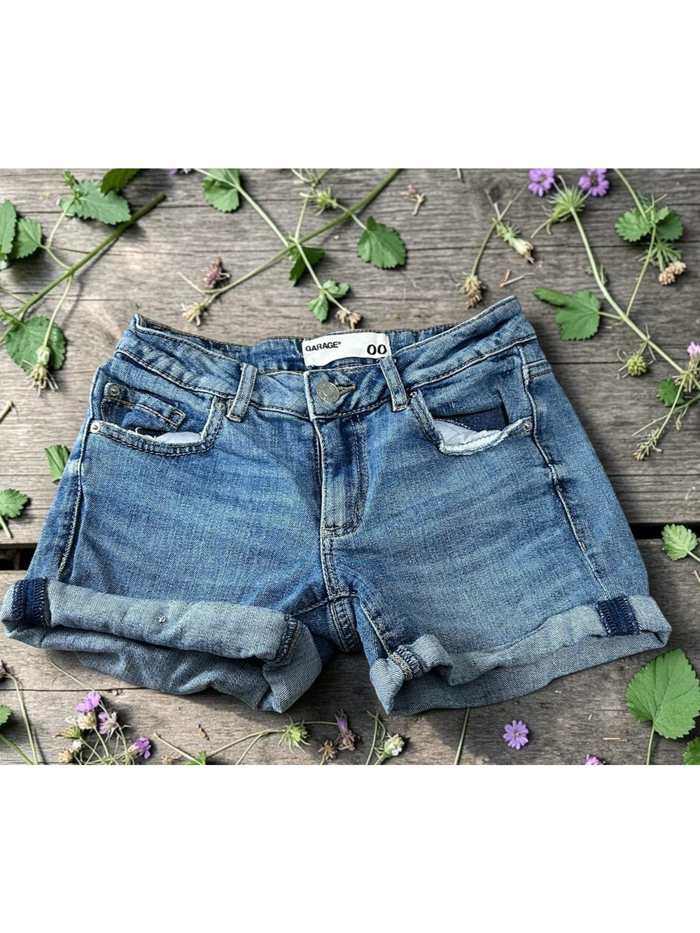 Garage Mid-Rise Cuffed Jean Shorts Sz 00 Medium Blue Wash Casual Short
